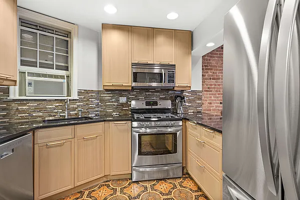 Sold by Compass | media 3