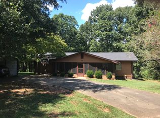 514 Gambrell Rd, Townville, SC 29689