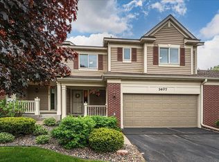 1407 Summit Shores Dr, Burnsville, MN 55306