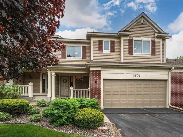 1407 Summit Shores Dr, Burnsville, MN 55306