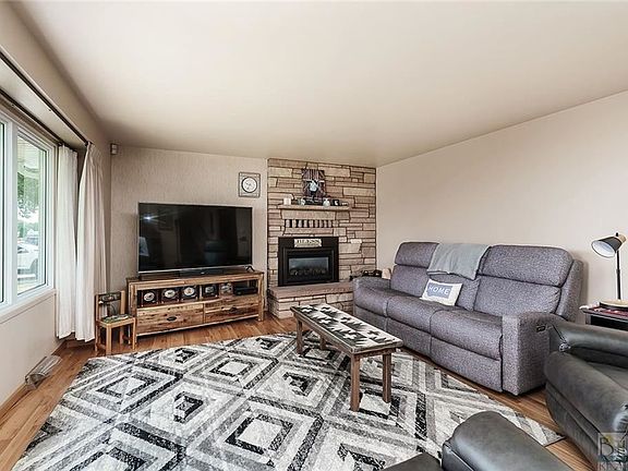 5th image of 2236 Alamo Dr