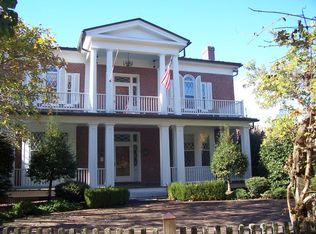 601 S Main St, Lexington, VA 24450