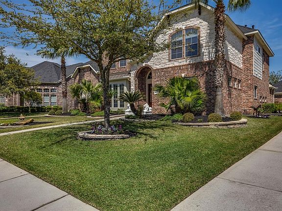 Trendmaker is one of the premier builders in this section.