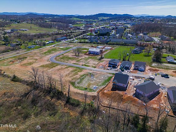5th image of 7 Dry Kiln Ct