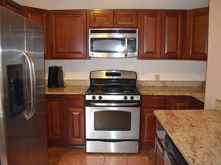 61 Hope St #23 — Photo 8