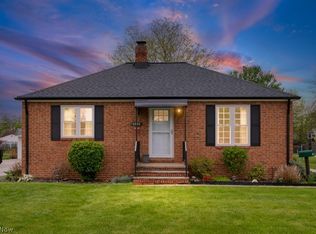 4052 W 223rd St, Fairview Park, OH 44126