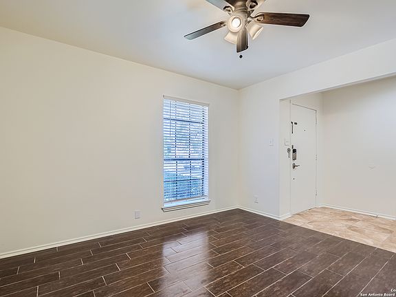 2nd image of 15107 oak loft