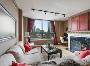 400 W Ontario St APT 1006, Chicago, IL 60654