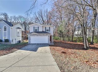 17707 E Hidden Valley Rd, Independence, MO 64057