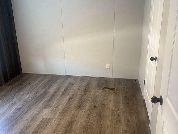 3rd image of 408 Allan St NE