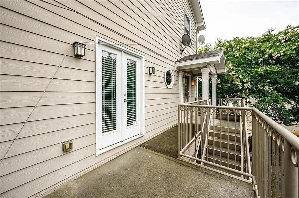 2 bed, 2.0 bath, 1500 sqft, $2,900 — Photo 3