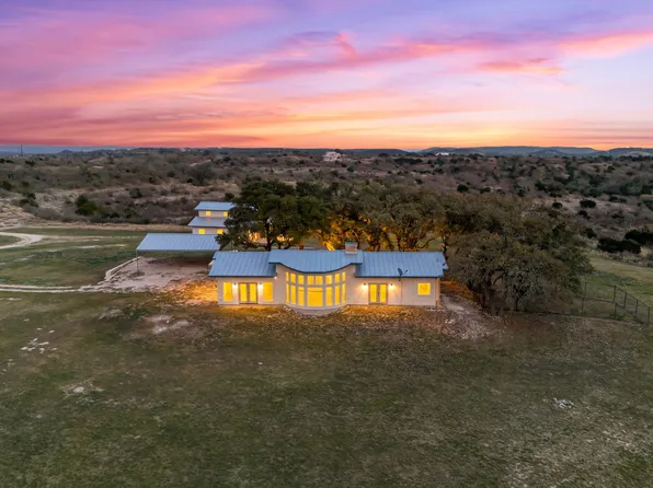 131 SouthWind, Center Point, TX 78010