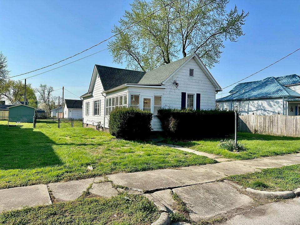 1st image of 221 W Riggy Ave
