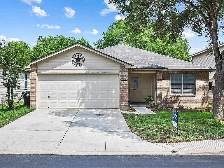 10003 Magnolia Riv — Photo 1