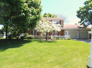 7650 Cardinal Dr, Jenison, MI 49428