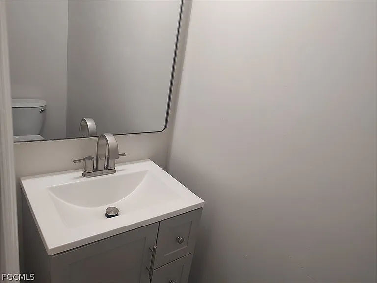 2434 Laurentina Ln — Photo 15