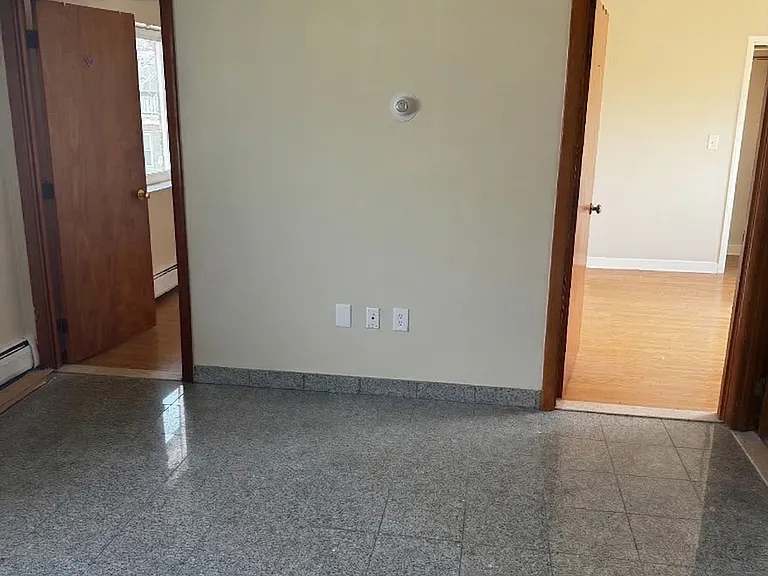 6 Lowell Ter #2 — Photo 10