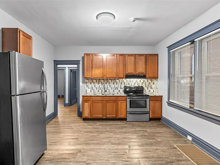 4040 Shreve Ave — Photo 4