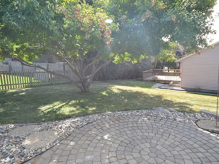 4401 E Oak St — Photo 18