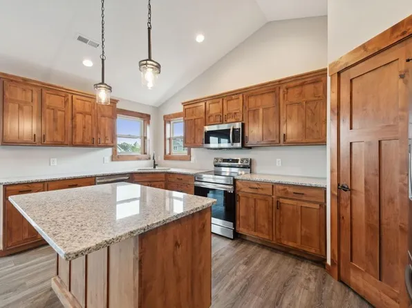 1895 Otter Way, New Richmond, WI 54017