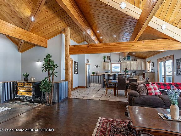 2nd image of 1132 Saddle Dr