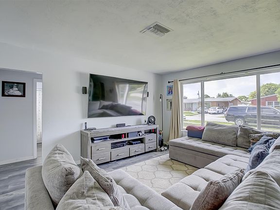 5th image of 6581 Hayes Street