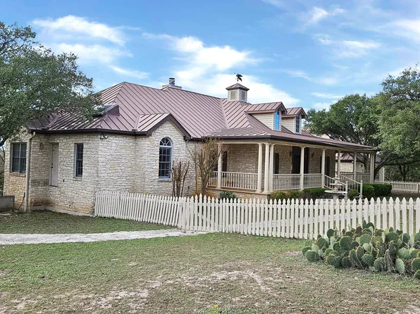 210 Ranch Rim Rd, Comfort, TX 78013