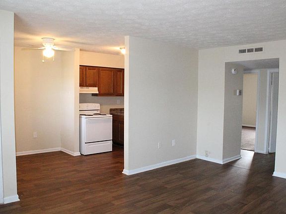 2nd image of 2010 Terril Ln APT 4
