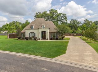 9 Shadows Bend Blvd, New Iberia, LA 70563