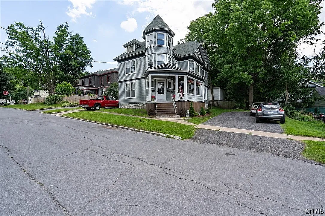 1 bed, 650 sqft, $945 — Photo 1