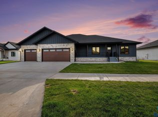 429 Andrew Ave, Harrisburg, SD 57032