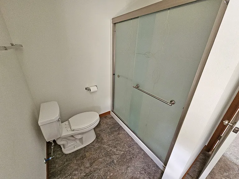 415 W Eagle St — Photo 12
