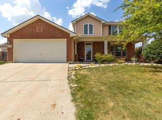 6125 Paddlefish Dr, Fort Worth, TX 76179