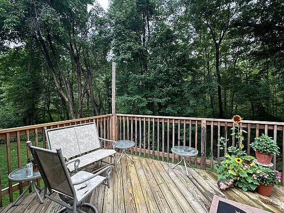 3rd image of 65 Lynnwood Ln
