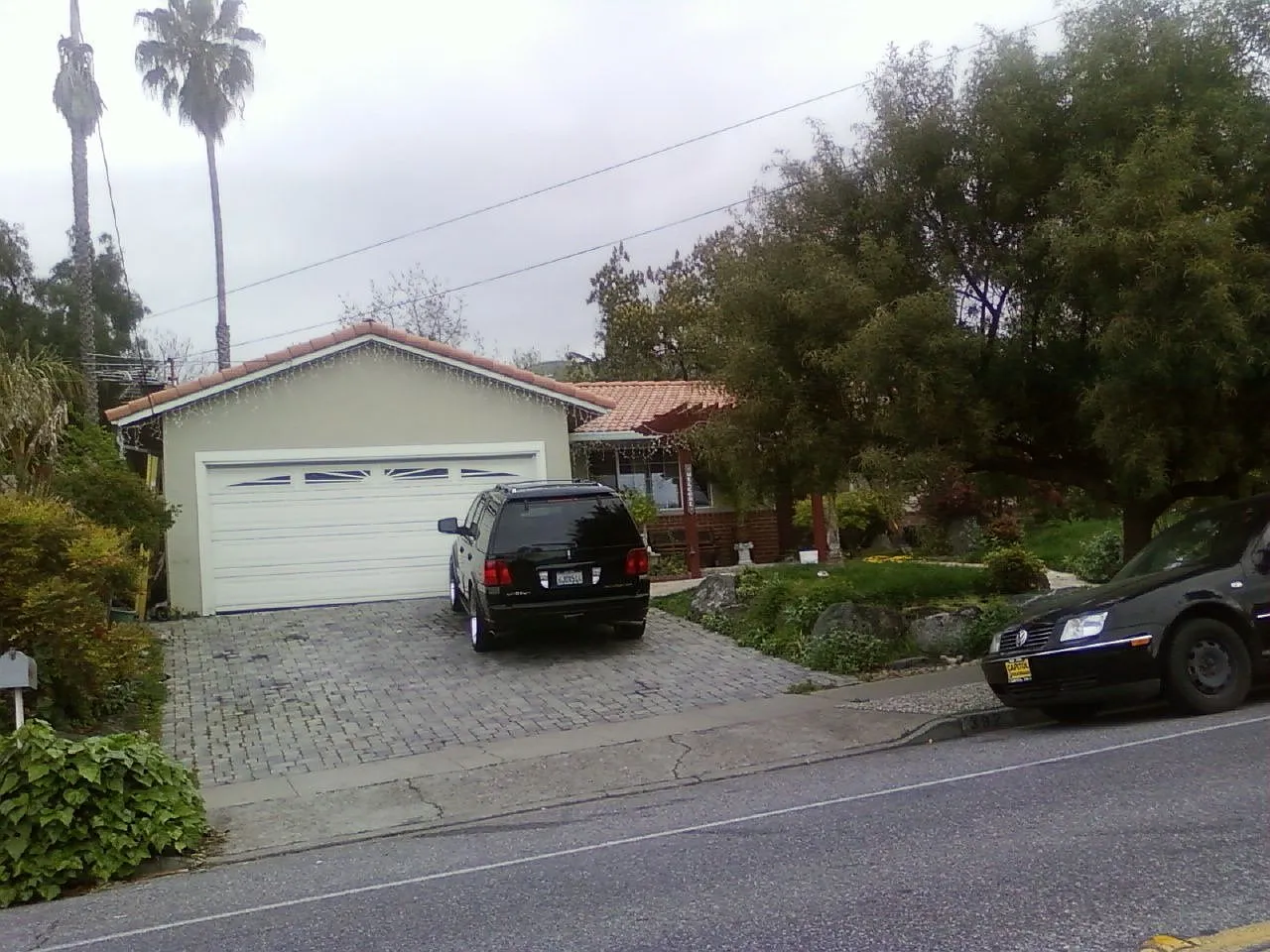 392 Fleming Ave photo 1