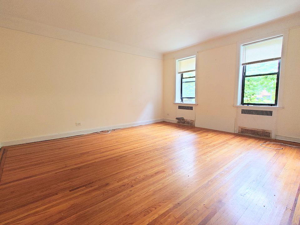 1st image of 214-32 43rd Ave #121