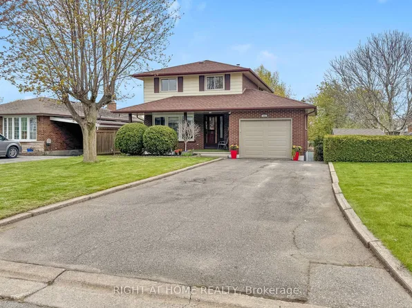 343 Fairlawn St, Oshawa, ON L1J 4R2