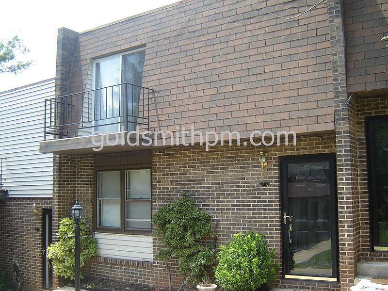 1st image of 10 Poinsett Ave