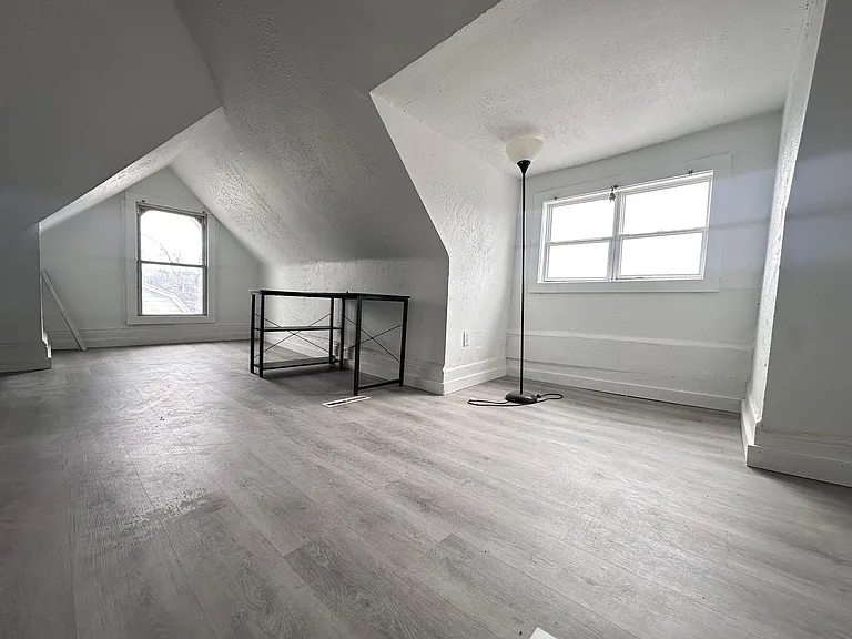 132 Charles St — Photo 21