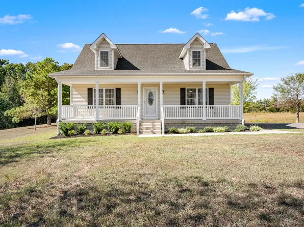 273 Calvert Ridge Rd, Westmoreland, TN 37186