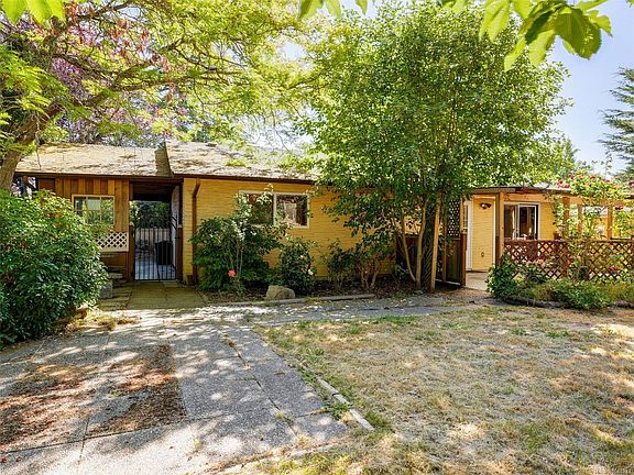 2nd image of 10040 Wisteria Pl