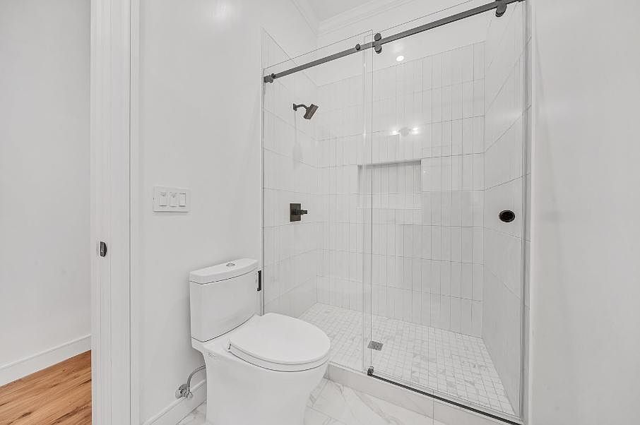 1st image of 184 Grattan St #1