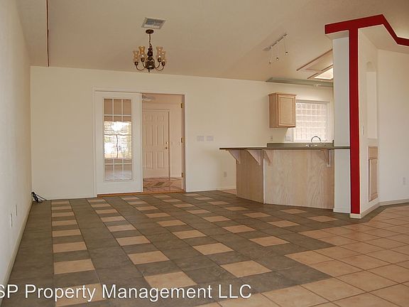 4th image of 3769 Bluegrass Dr