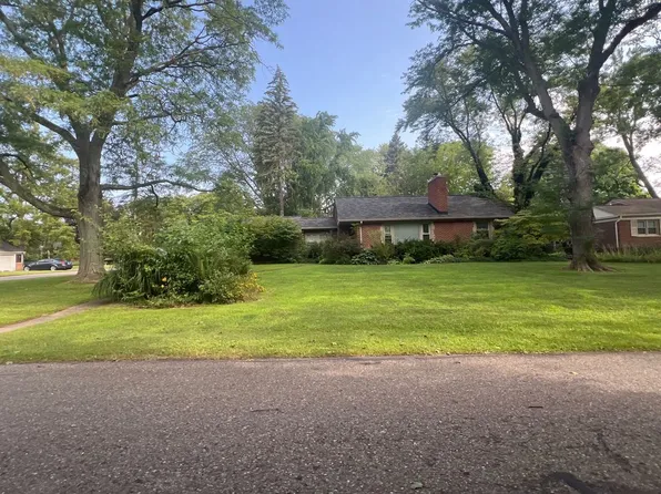34458 Oakland St, Farmington, MI 48335