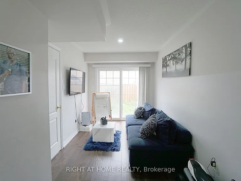 15 Magdalene Cres — Photo 5