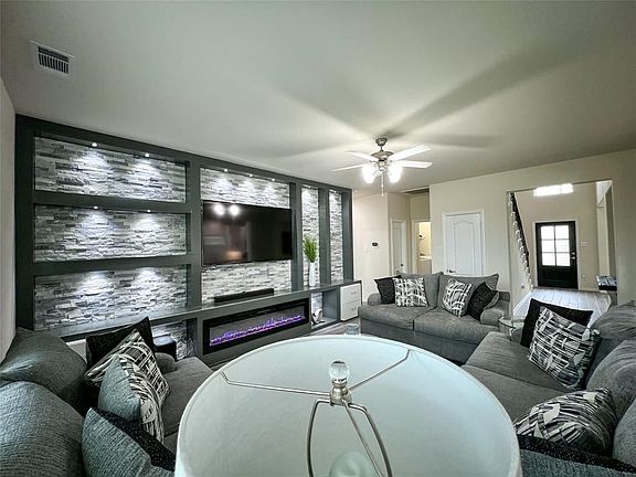 2nd image of 30014 Willow Cove Ln