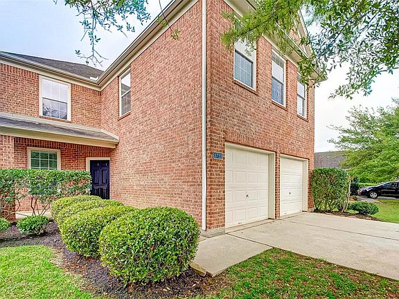 3rd image of 1739 Vanderwilt Ln