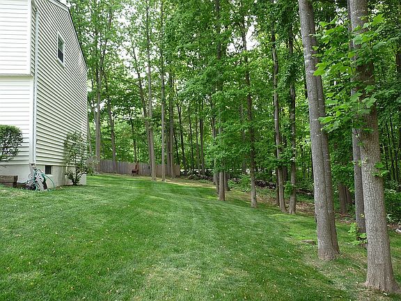 Exterior Front Right