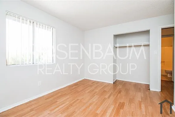 1050 W University Dr #201 — Photo 9