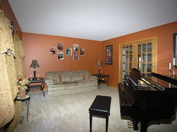 3rd image of 14732 Augusta Ln